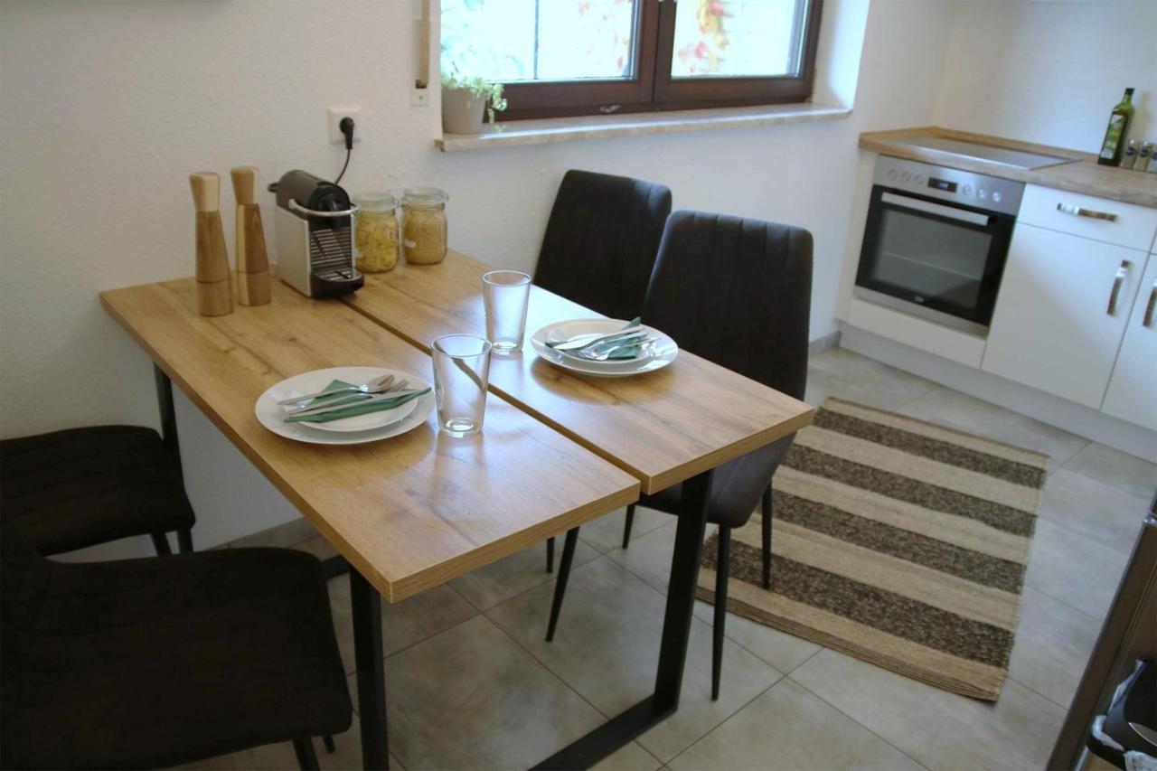Studio-Apartment Mit Garten, Parkplatz & Kueche Оффенбург Екстер'єр фото